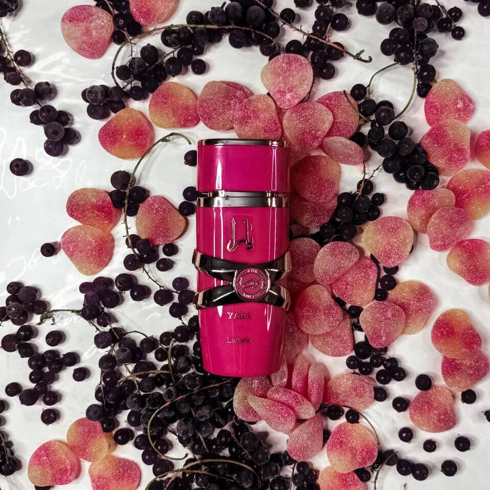 Lattafa Yara Candy Feminino na Wolf Essence